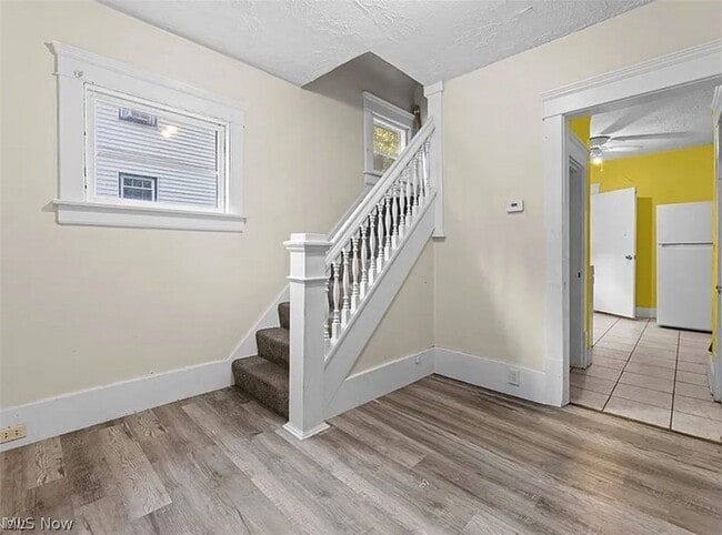 Building Photo - 374 Gibbs Pl