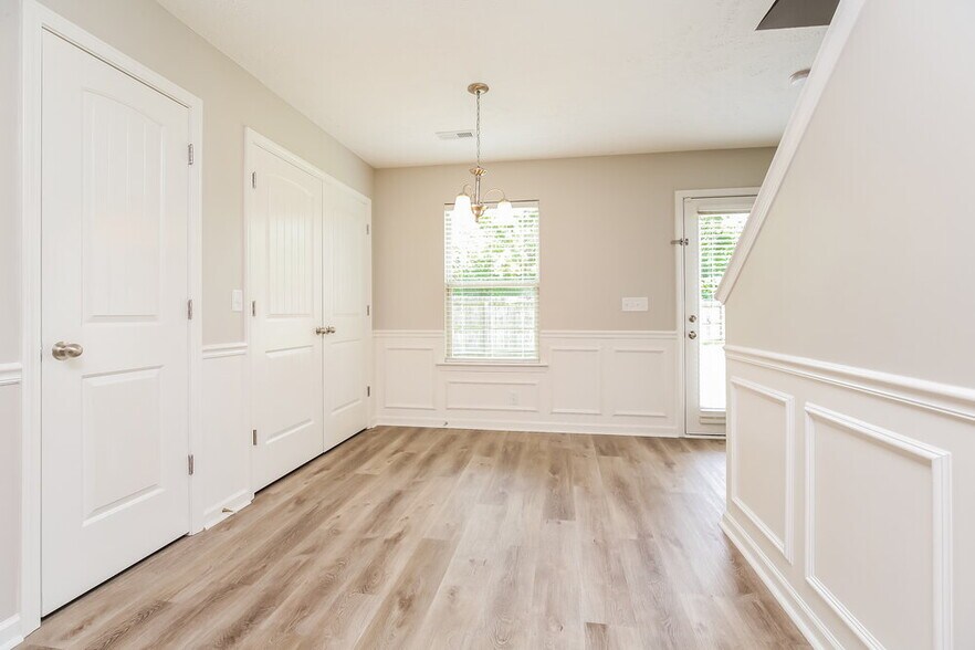 Building Photo - 1806 Warmingfield Dr