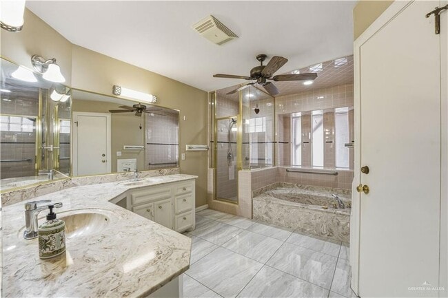 Building Photo - 10 Cardinal Ave