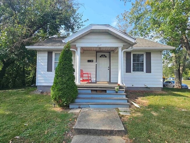 Primary Photo - 817 N Park Ave