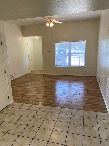 Building Photo - 1501 E Thomas St