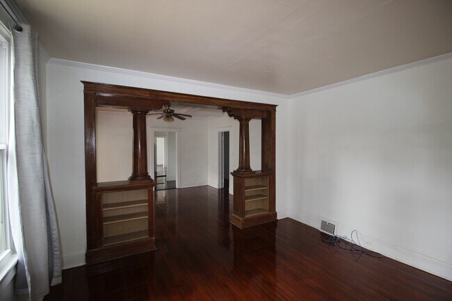 Building Photo - 3300 Napoleon Ave