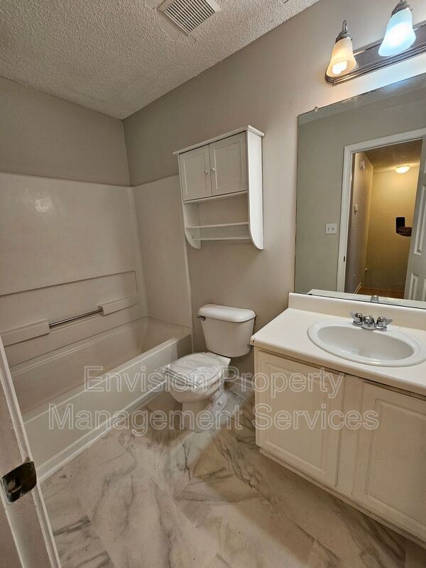 Building Photo - 3275 Oakley Pl
