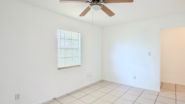 Building Photo - 301-302 Soldier Sq - 302 Soldier Sq