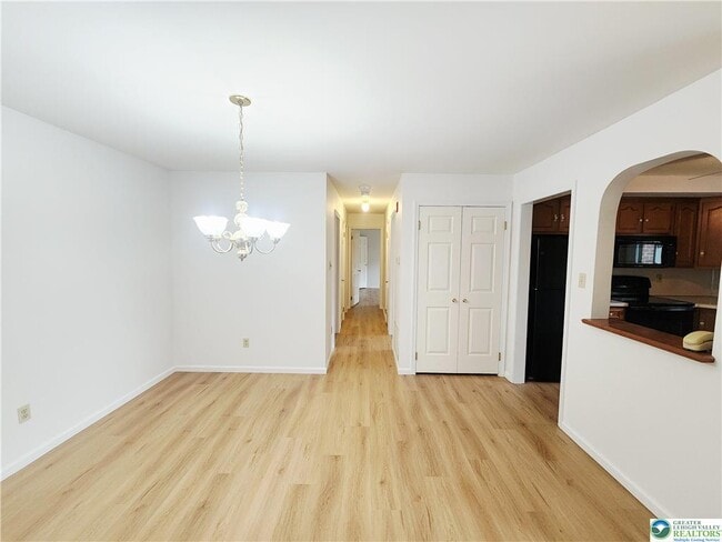 Building Photo - 4501 N Hedgerow Dr