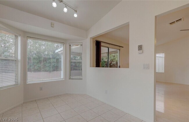 Building Photo - 7225 Scenic Hills Dr
