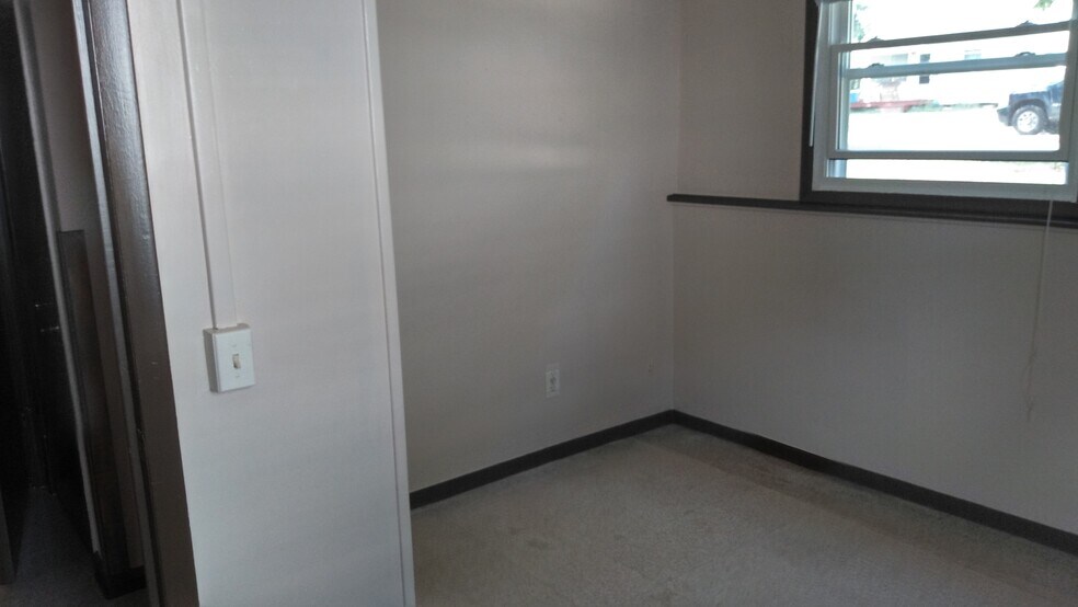 Lower bedroom - 638 Stoddard Ave