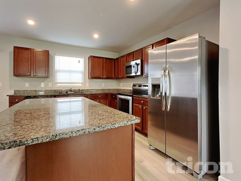 Building Photo - 757 Sequoia Dr
