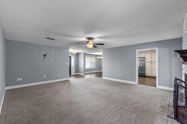 Building Photo - 3171 Airport Rd