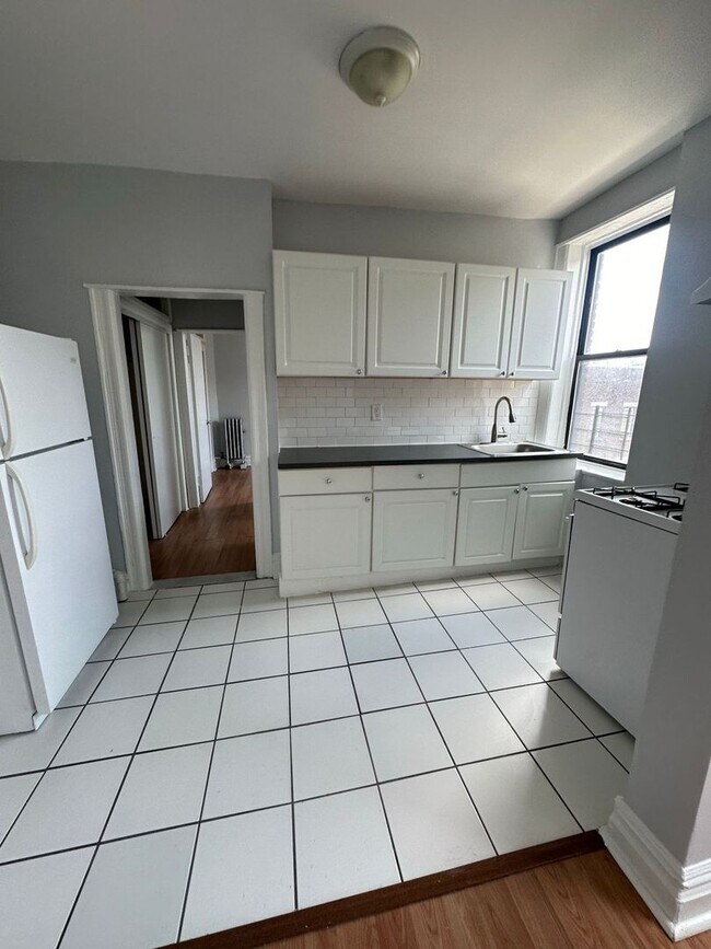 Building Photo - 525 - Golden Crest 525 60th Street, LLC