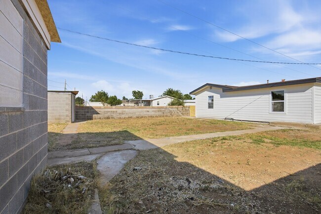 Building Photo - 1213 Patton Dr