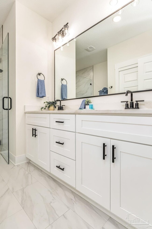 Building Photo - 520 N De Villiers St