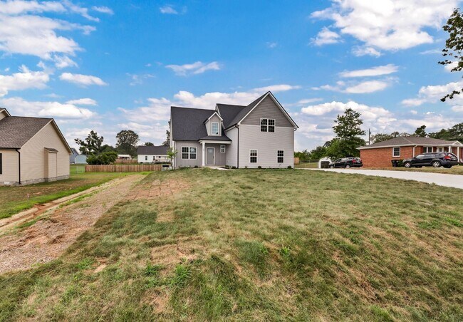 Building Photo - BRAND NEW Hidden Gem!