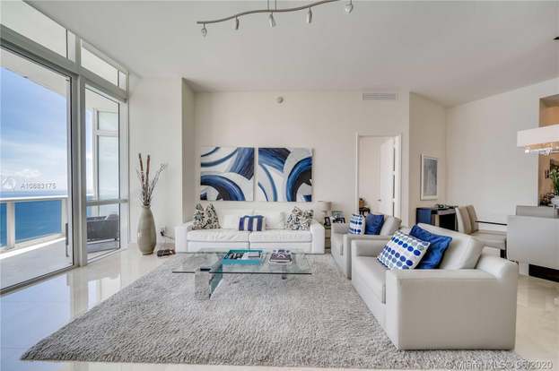 Building Photo - 15811 Collins Ave