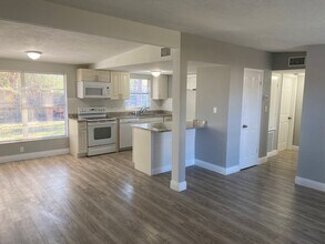 Building Photo - 1503 Hampton Rd