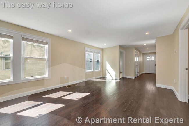 Building Photo - 43 Wright Ave