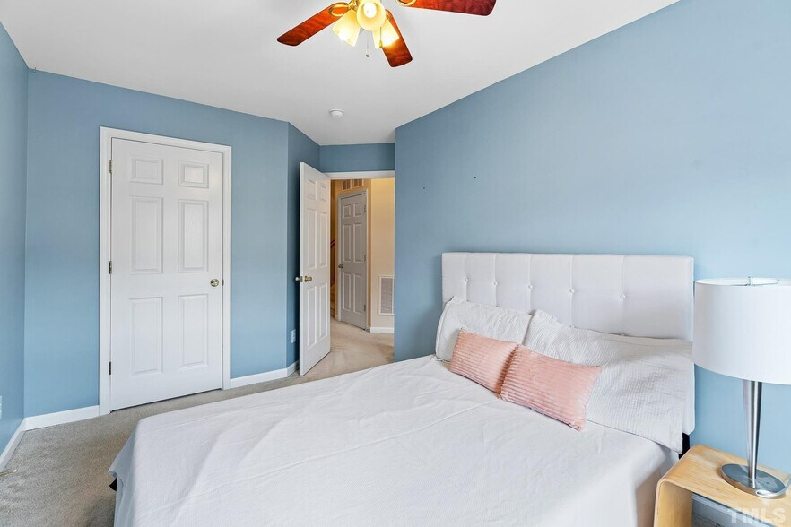 Building Photo - Room in Townhome on Ivory Run Way