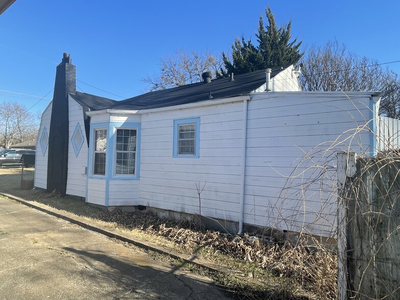 Building Photo - 212 N McKown Ave