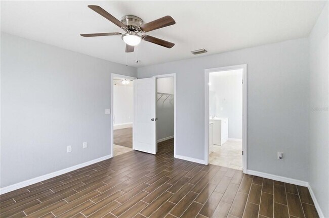 Building Photo - 6336 Florida Cir W