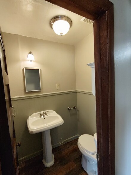 Building Photo - 723 N Shields St