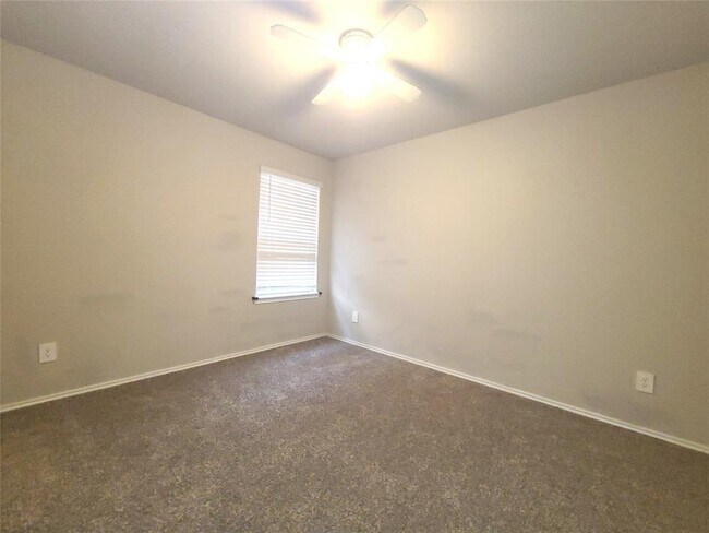 Building Photo - 40563 Birch Shadows Ct