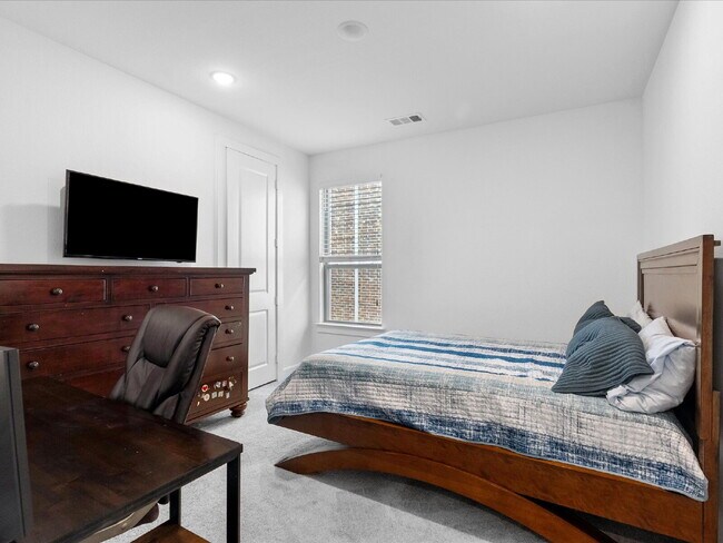 Building Photo - Spacious Home with Soaring Ceilings, Dual ...