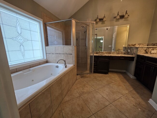 Building Photo - 399 Admiral Dr