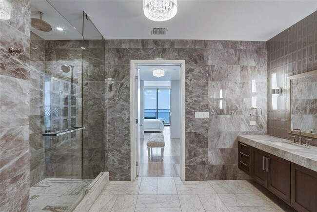 Building Photo - 3101 Bayshore Blvd