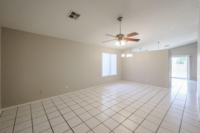 Building Photo - 3215 W Abraham Ln