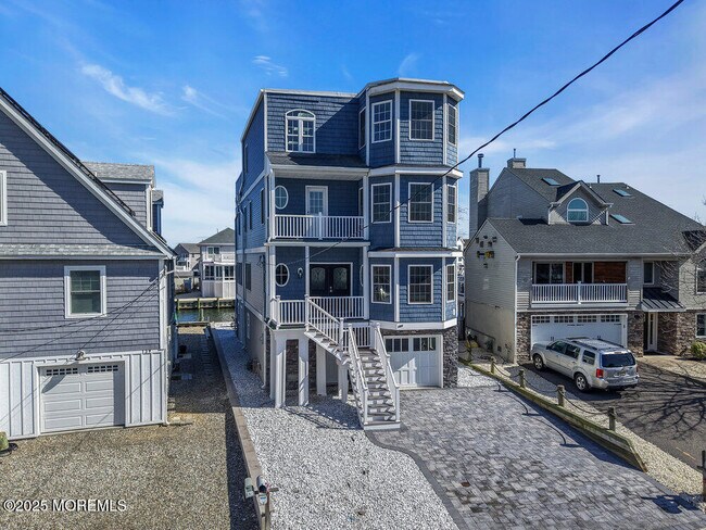 Building Photo - 141 Vanard Dr