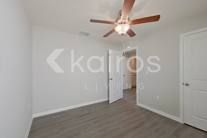 Building Photo - 4383 SW 85 Ln