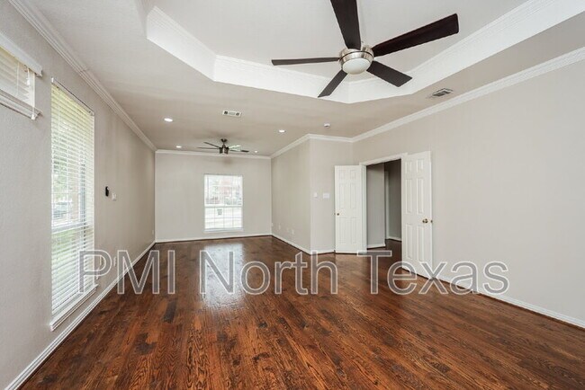 Building Photo - 325 Crooked Tree Ct