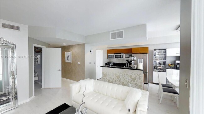 Building Photo - 253 NE 2nd St