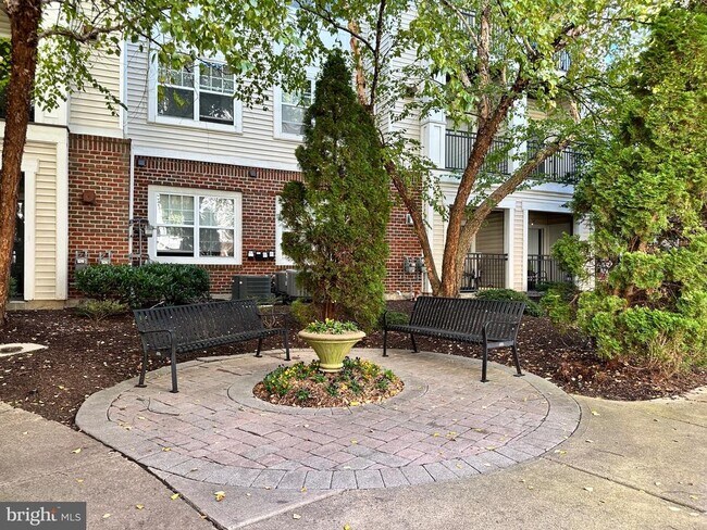 Building Photo - 12925 Centre Park Cir