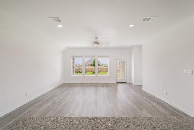 Building Photo - 1728 Daylight Lk Dr