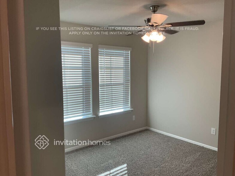 Building Photo - 422 Lubbock Dr