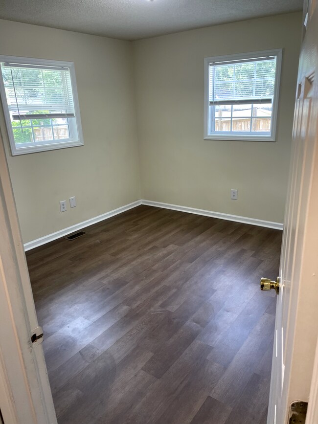 Building Photo - 103 N Whitley St