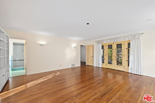 Building Photo - 200 S Anita Ave