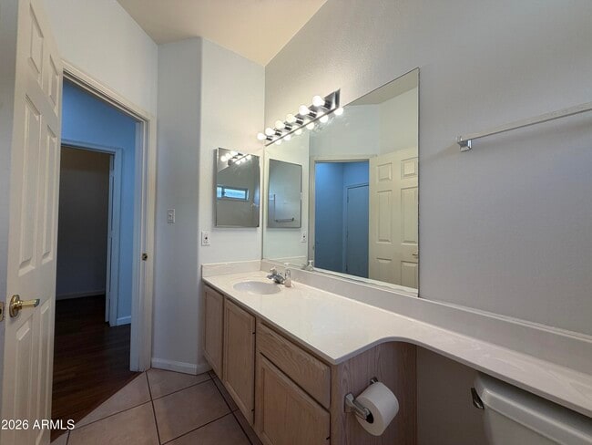 Building Photo - 998 E Mission Dr