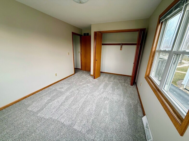 Bedroom 2 - 2042 Cliff Alex Ct S