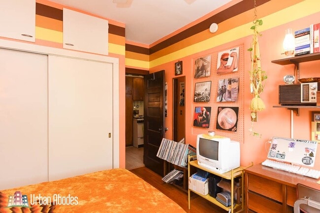 Building Photo - 2819 W Shakespeare Ave