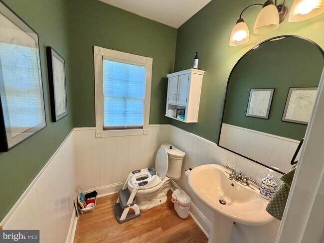 Building Photo - 7538 Morningside Dr NW
