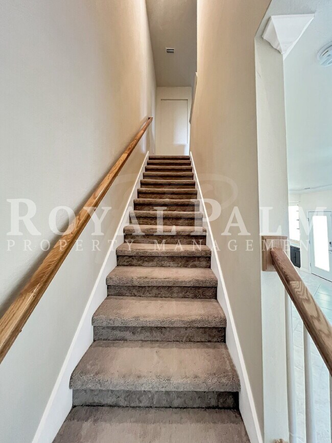 Building Photo - 8895 Via Isola Court