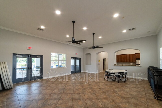 Building Photo - 6646 S Goldenrod Rd