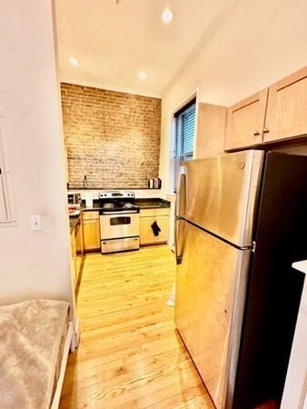 Building Photo - 428 Beacon St