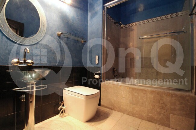 Building Photo - 15118 E Camelview Dr