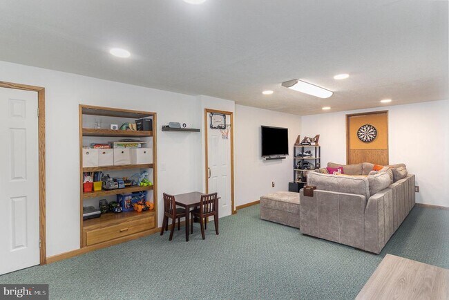 Building Photo - 14807 Statler Dr