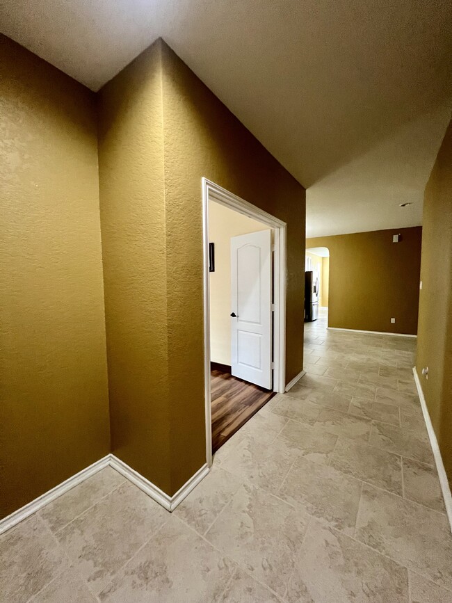 Building Photo - 7623 Eagle Park Dr