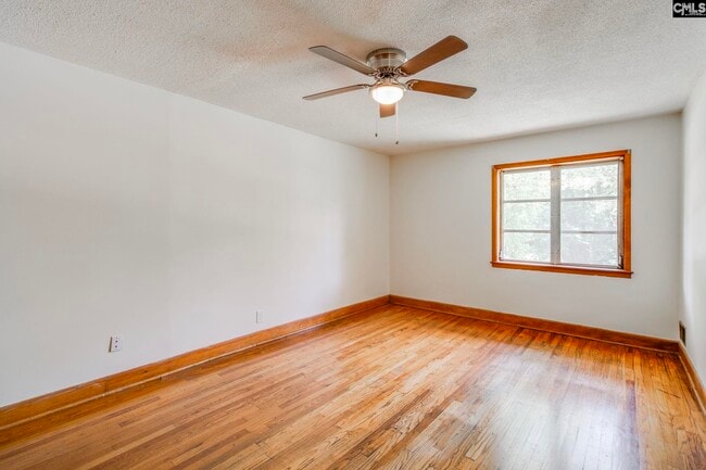 Building Photo - 120 McRae St