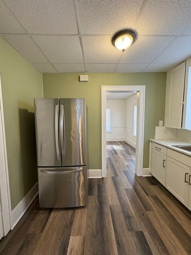 Building Photo - Two bedroom one bathroom home for rent